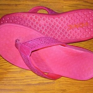 Vionic Women's Pink Flip Flops